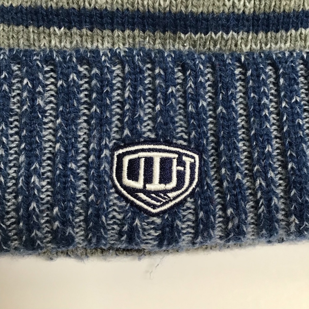 Toronto Maple Leafs NHL Hockey Gray Blue Knit Pom Beanie Skater Hat Fleece Lined - Picture 9 of 10